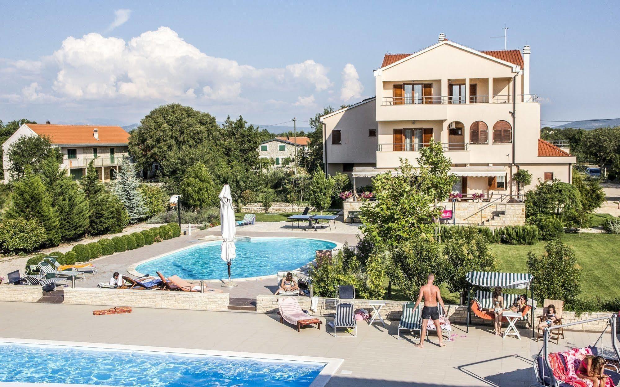 Hotel Pansion Skelin Drinovci Exteriér fotografie